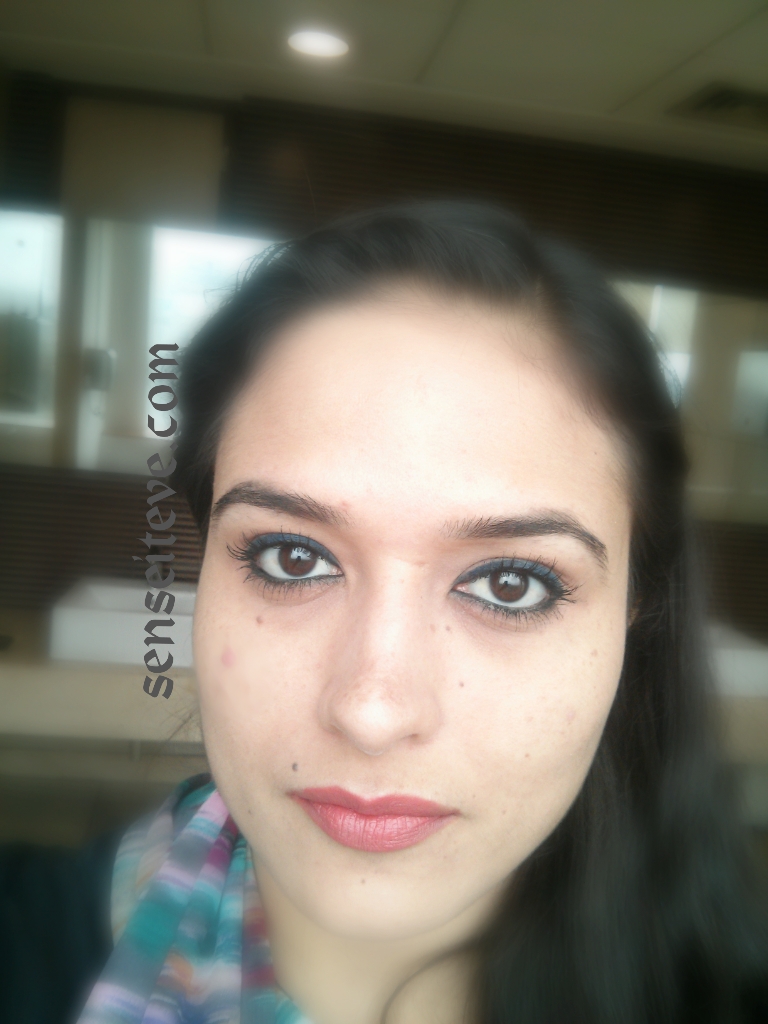 Oriflame Beauty Smooth Definer Swatches & Review_Grey & Blue FOTD
