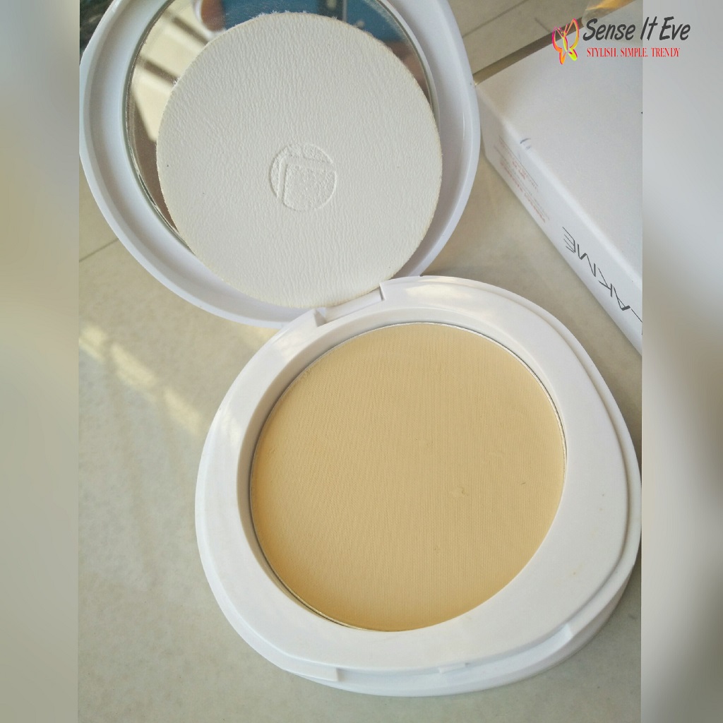 Lakme Perfect Radiance Intense Whitening Compact SPF23 Packaging