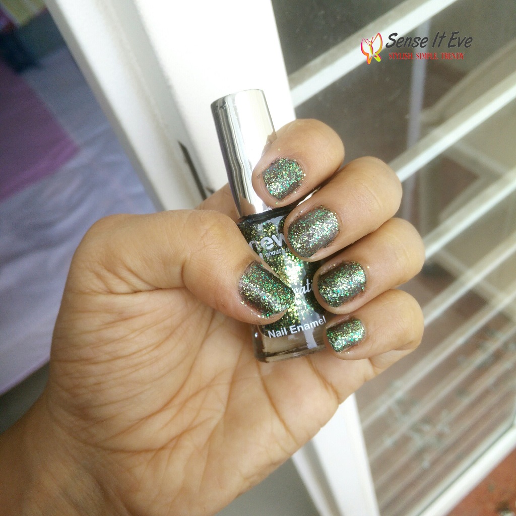 NewU Glitterati Nail Enamel 143 Outer Space Review and NOTD Sense It Eve NewU Glitterati Nail Enamel 143 Outer Space : Review & Swatches