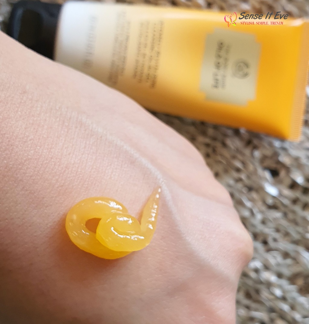 The Body Shop Oils of Life ™ Intensely Revitalizing Cleansing Oil In Gel Sense It Eve The Body Shop Oils of Life Intensely Revitalizing Cleansing Oil-In-Gel Review