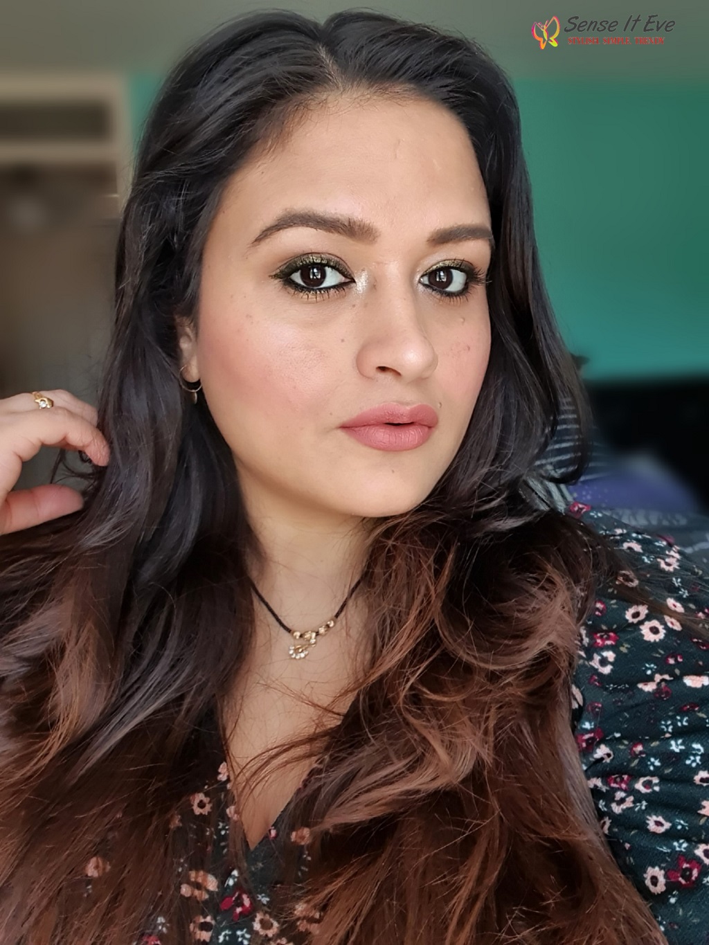 Lakme Absolute Shine Line Liquid Liner Liquid Gold FOTD Sense It Eve Lakme Absolute Shine Line Eye Liners : Review & Swatches