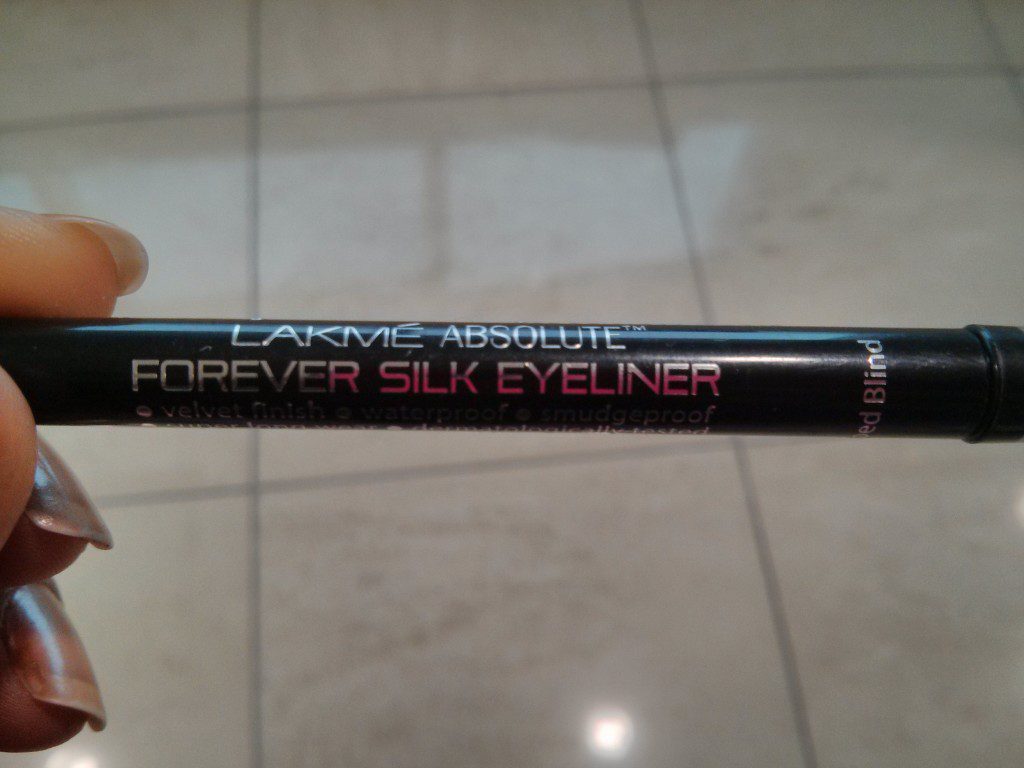 Lakme Absolute Forever Silk Eyeliner Blacklast