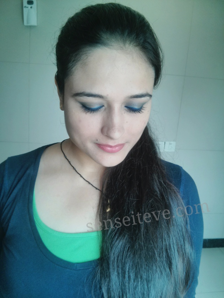 Blue green eyemakeup 2