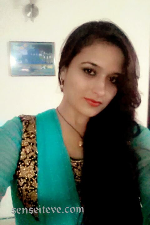 OOTD-My-Diwali-Look-Selfie