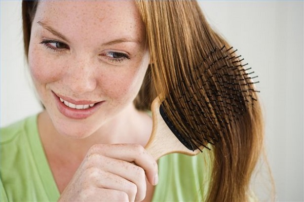 Avoid Common Hair care Mistakes brushing before washing Sense It Eve Common Hair-Care Mistakes We Generally Make!!!
