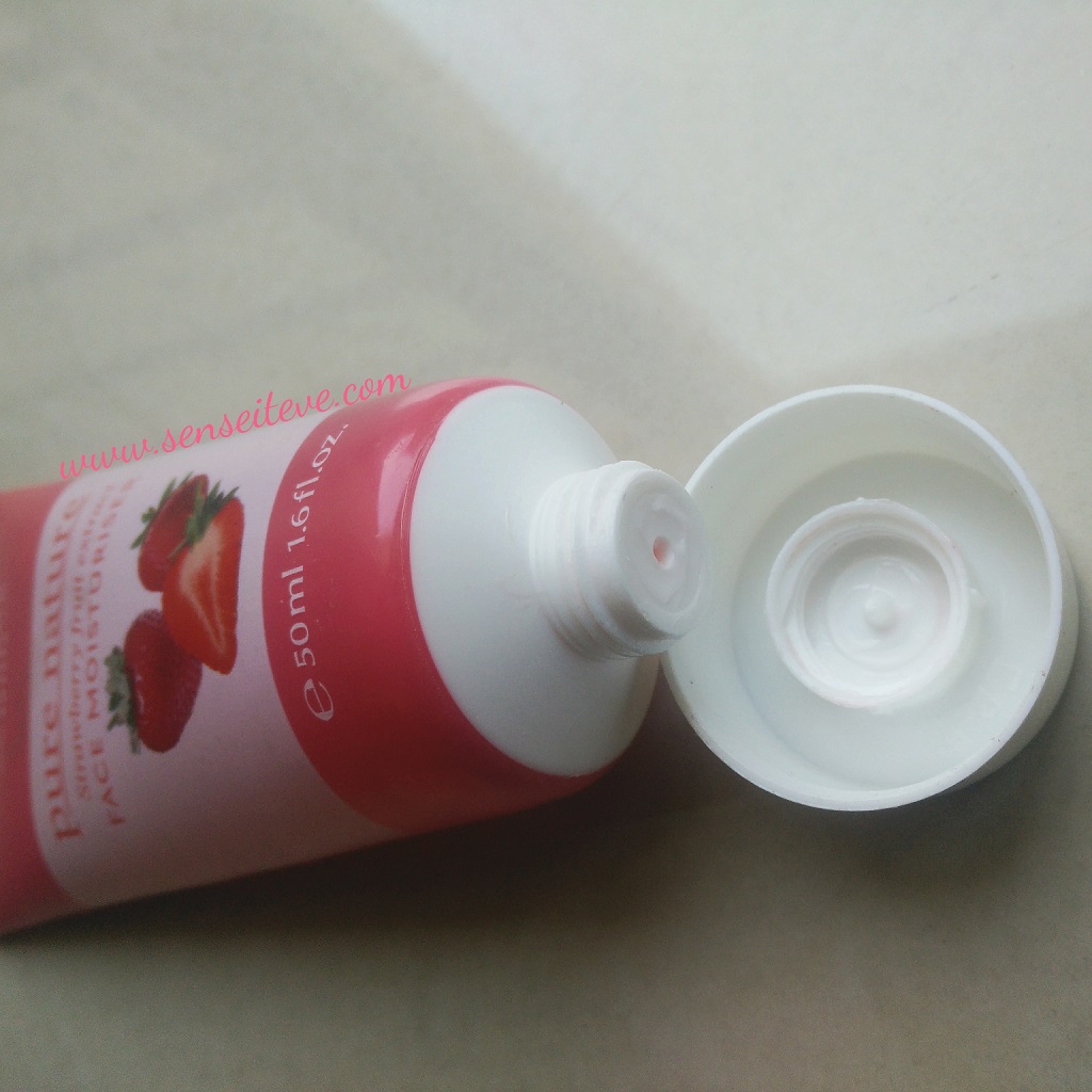 Oriflame Pure Nature Strawberry Fruit Extract Face Moisturizer Packaging
