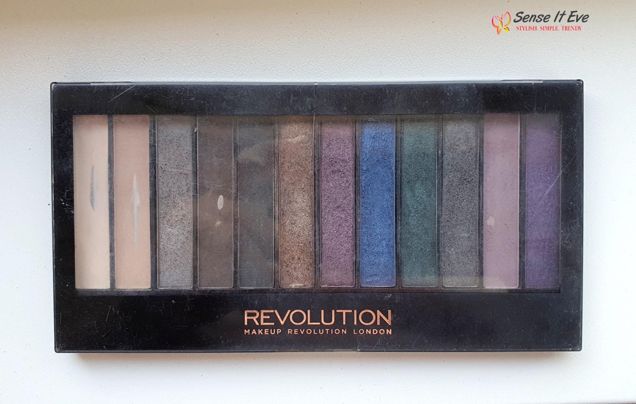 Makeup Revolution Redemption Palette Hot Smoked Sense It Eve Makeup Revolution Redemption Palette Hot Smoked : Review & Swatches
