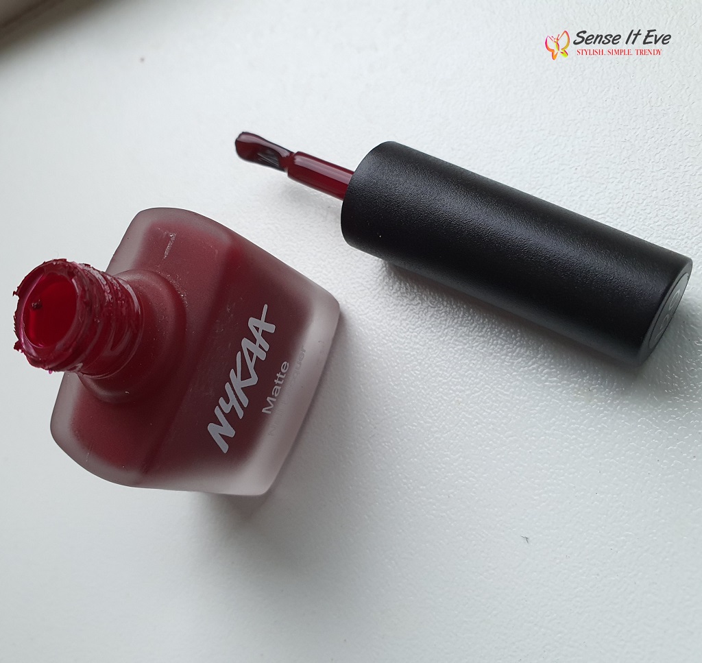 Nykaa Matte Nail Lacquer Ruby Glaze Packaging