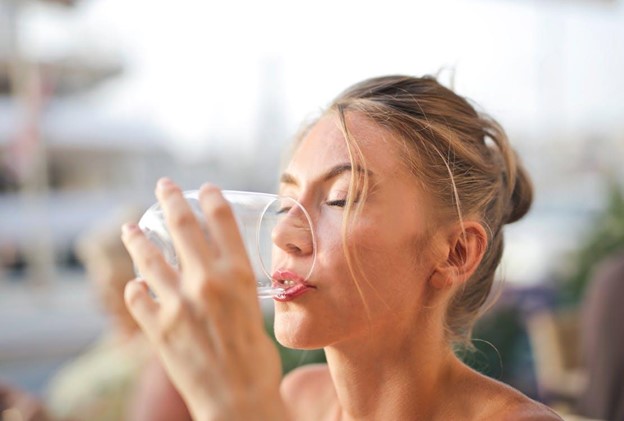 How Dehydration Affects Your Mood and Productivity