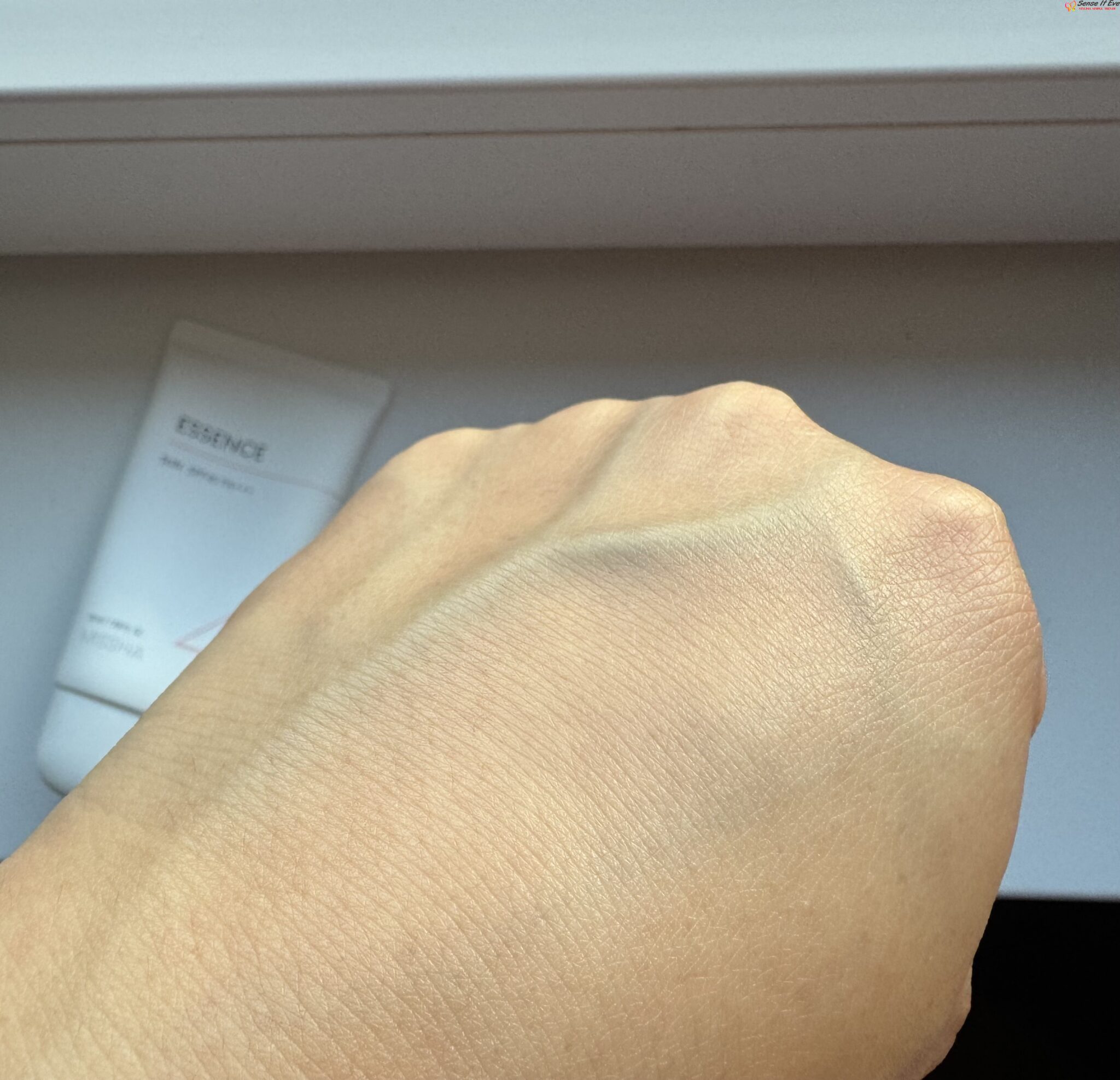 MISSHA All Around Safe Block Essence Sun SPF45 PA+++ blended