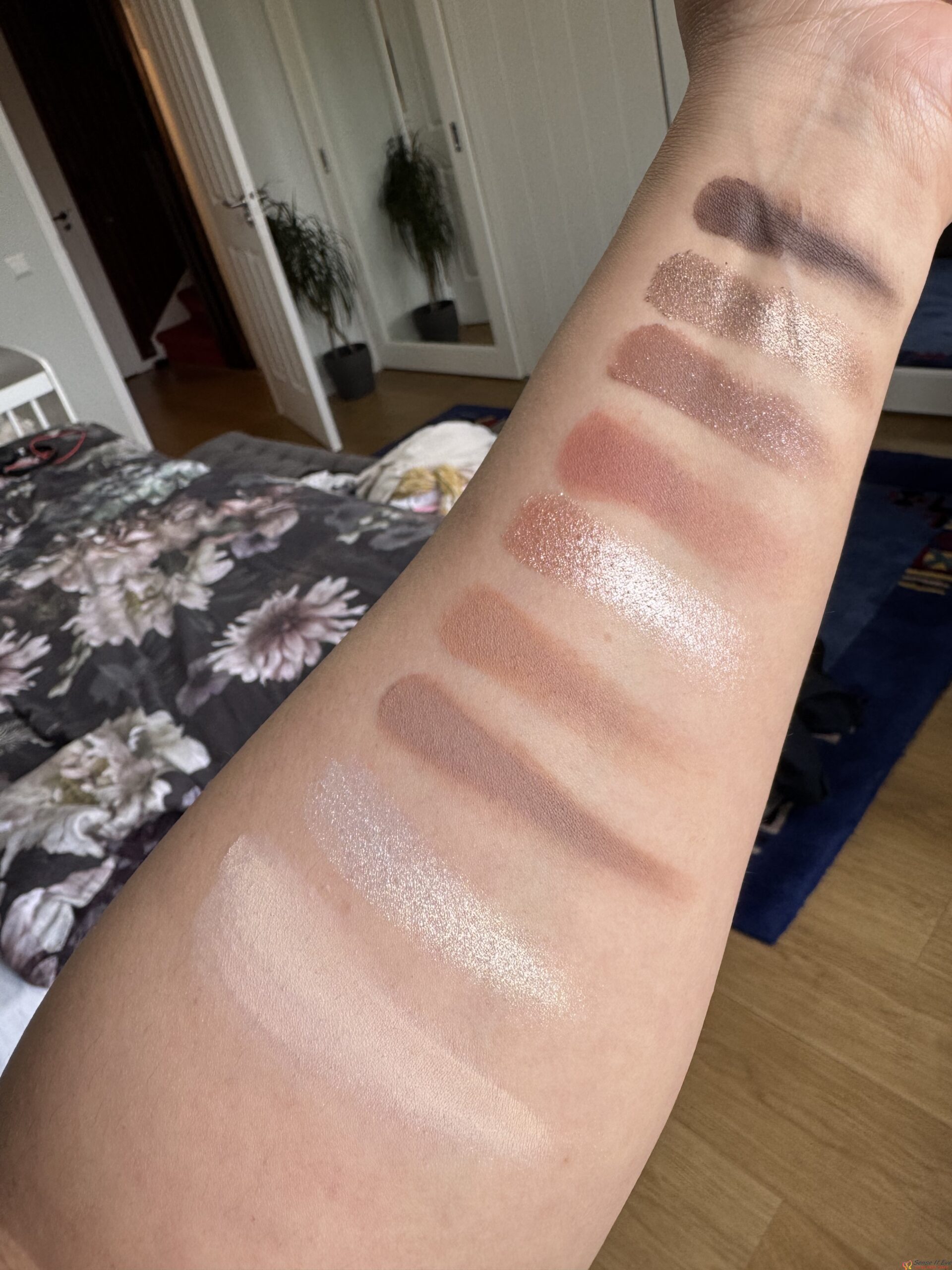 IMG 6389 scaled Sense It Eve ColourPop Going Coconuts Eyeshadow Palette Review