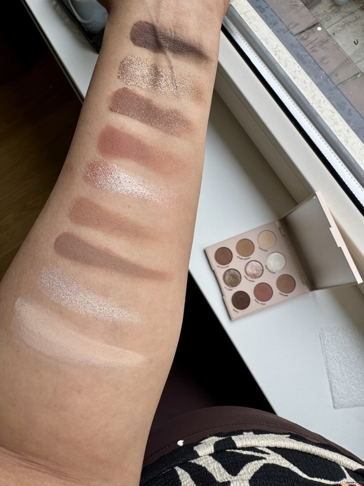 IMG 6390 Sense It Eve ColourPop Going Coconuts Eyeshadow Palette Review